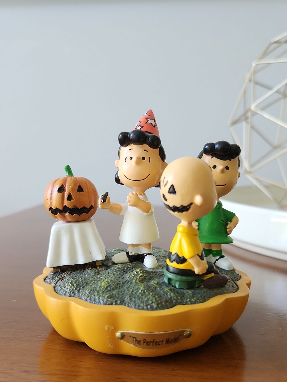 Hawthorne Village Peanuts Halloween Figurine Set - Perfect Model